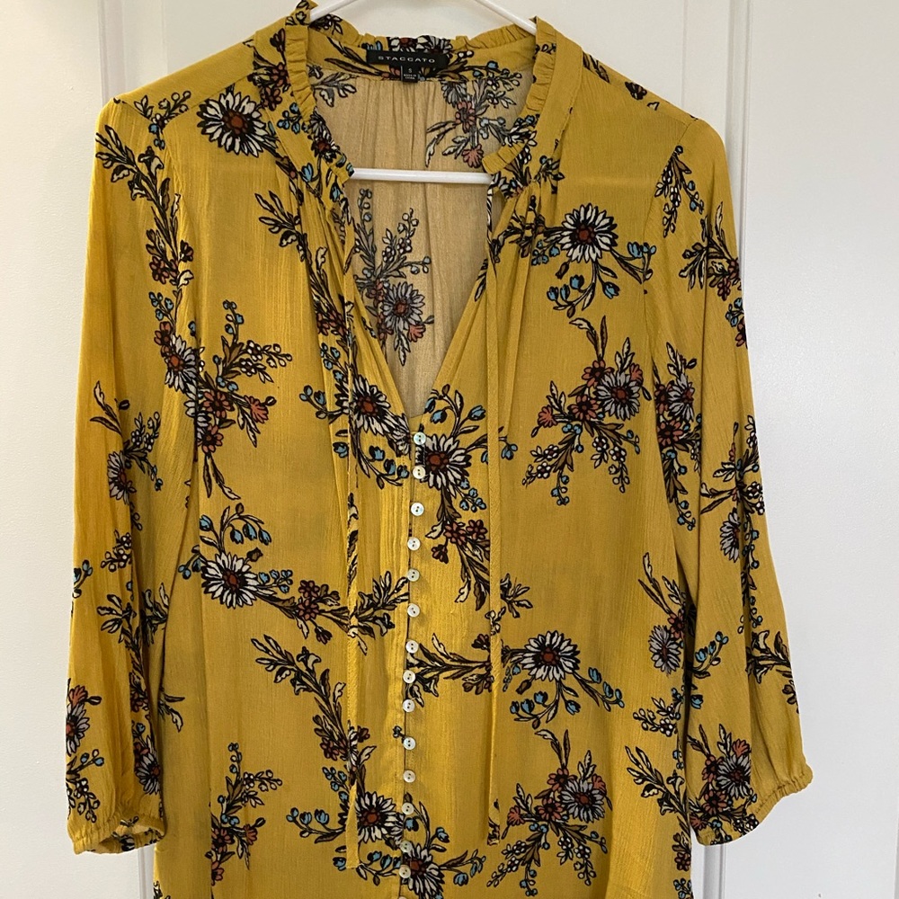 Staccato yellow gold mustard floral blouse top